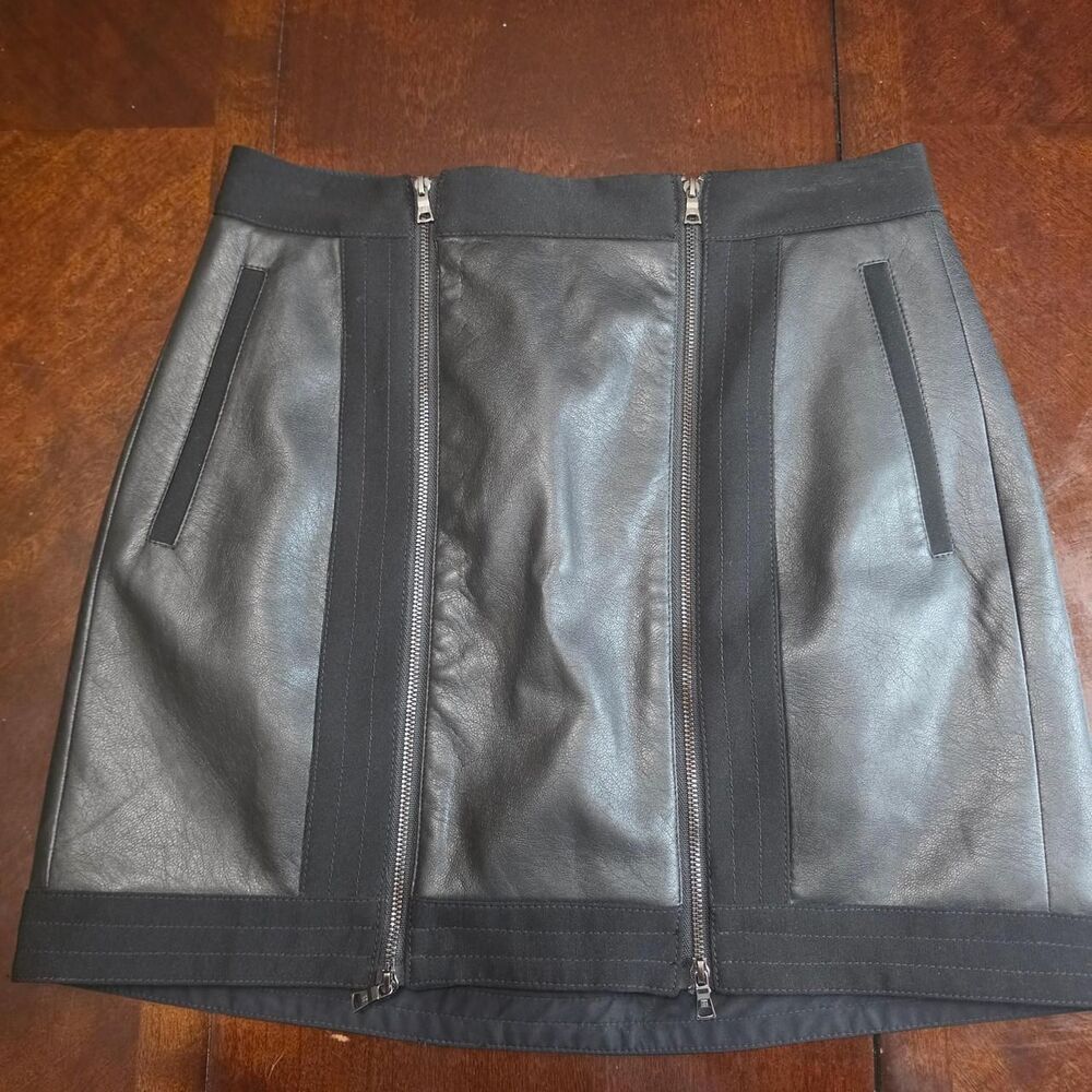 Bcbgmaxazria Women's Black Skirt